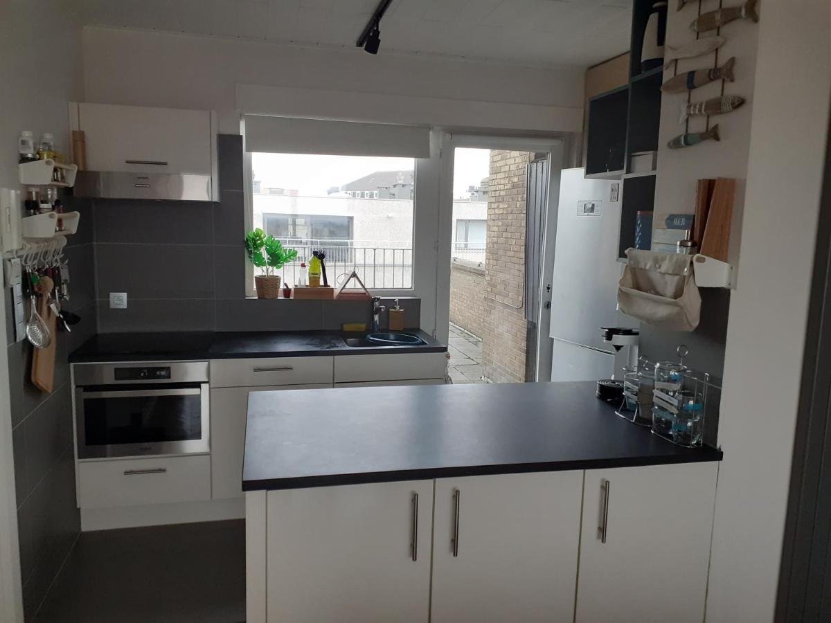 Gezellig centraal gelegen penthouse Oostende Appartement Buitenkant foto